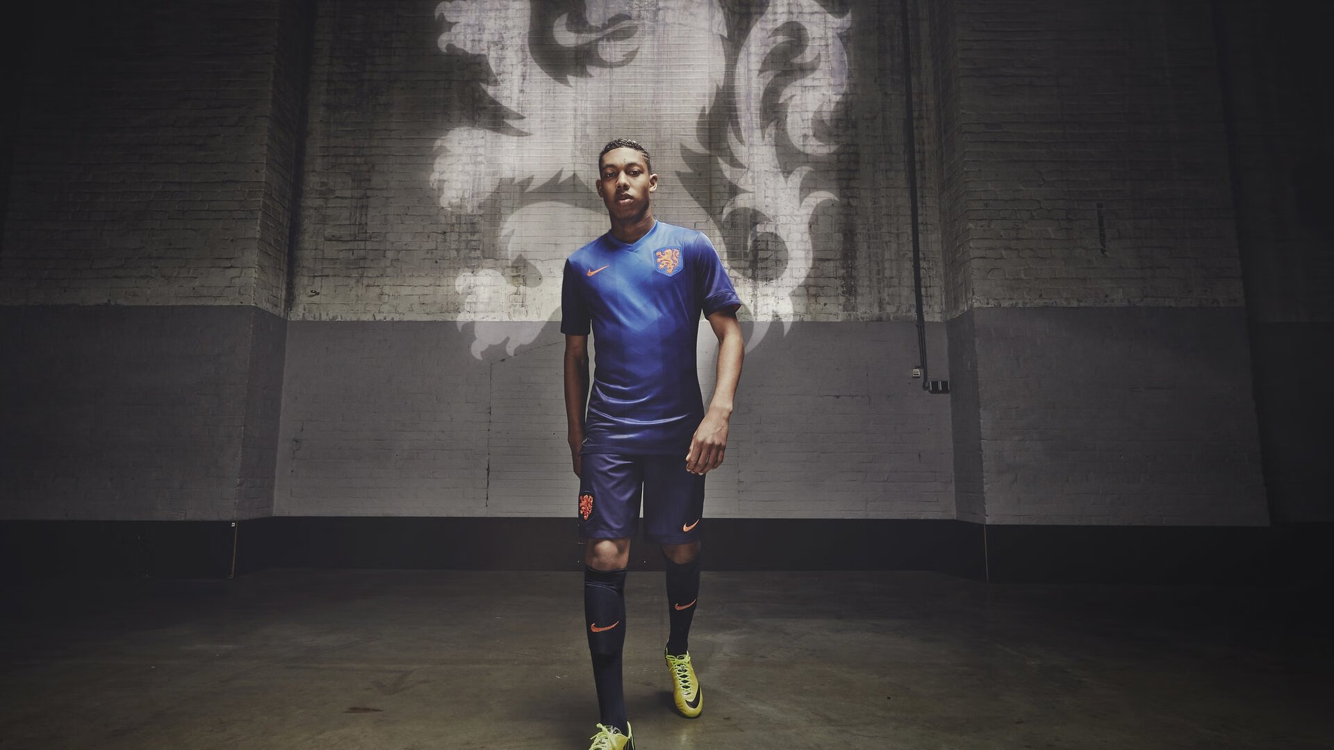 爱游戏在线登录入口-红魔客场平伯恩茅斯，防守稳固